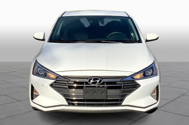 2020 Hyundai Elantra SEL photo 2