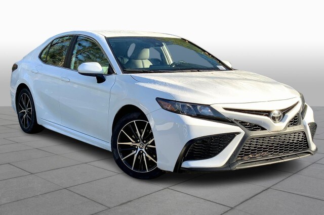 2021 Toyota Camry SE photo 2