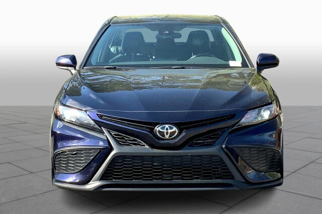 2021 Toyota Camry SE photo 3