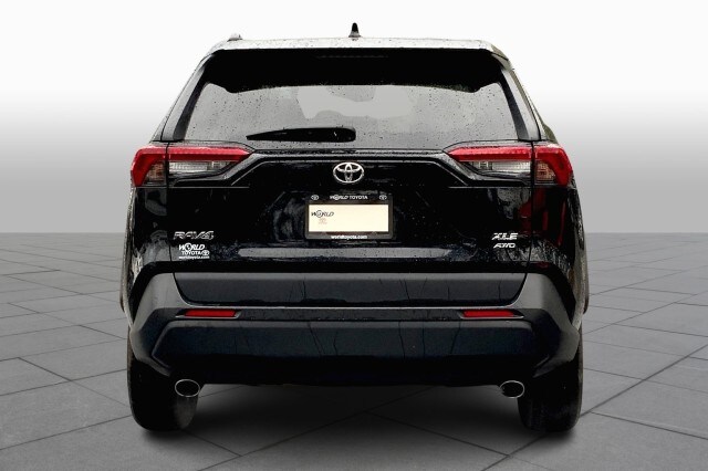 2021 Toyota RAV4 XLE photo 4