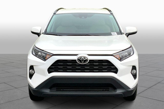 2021 Toyota RAV4 XLE photo 3
