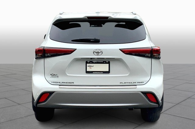 2022 Toyota Highlander Platinum photo 4