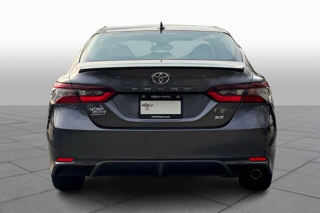 2021 Toyota Camry SE photo 4