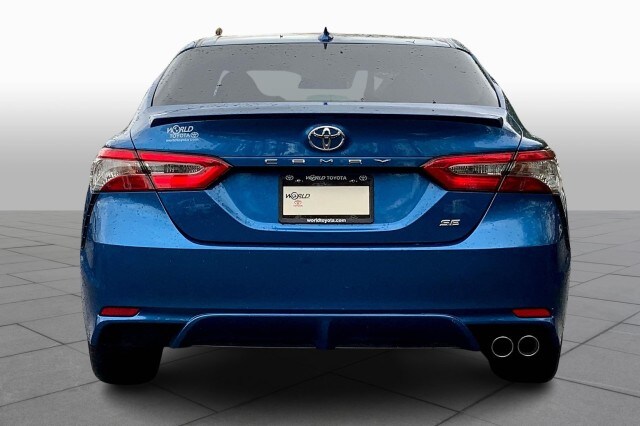 2019 Toyota Camry SE photo 4