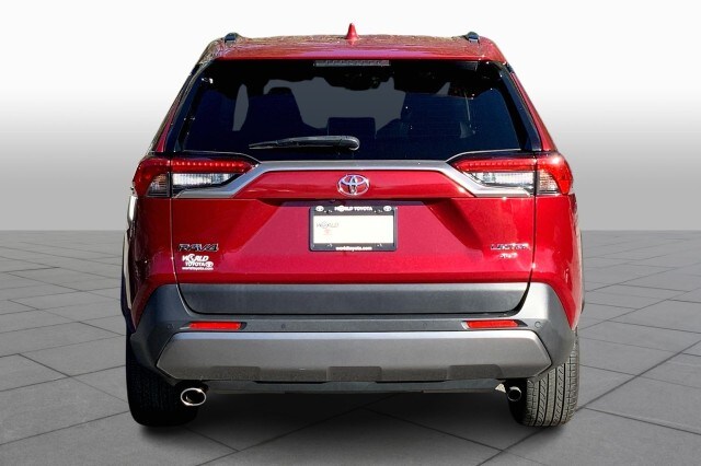 2020 Toyota RAV4 Limited photo 4