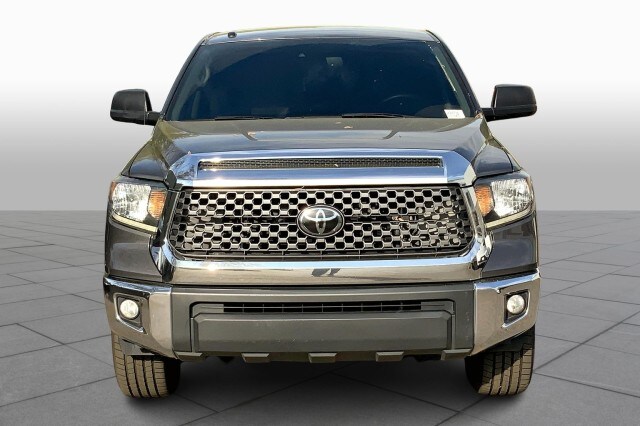 2018 Toyota Tundra Platinum CrewMax photo 2