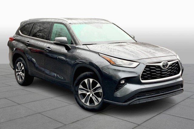 2020 Toyota Highlander XLE photo 2