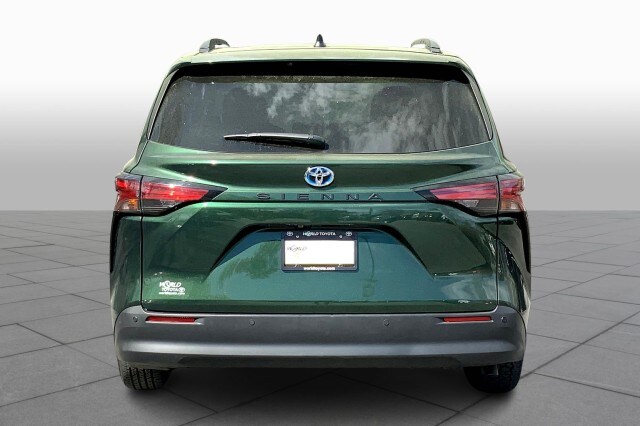 2022 Toyota Sienna XLE photo 4