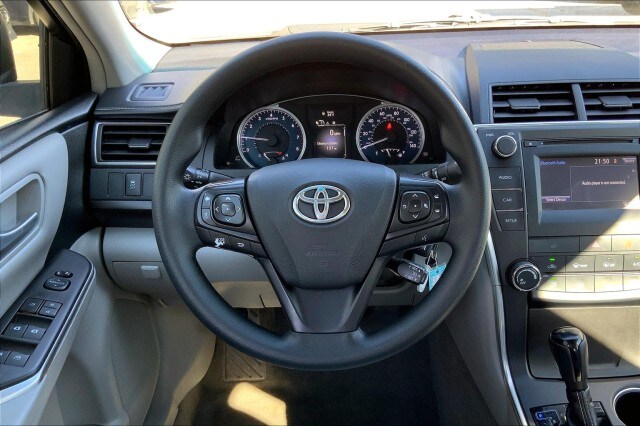 2017 Toyota Camry LE photo 4