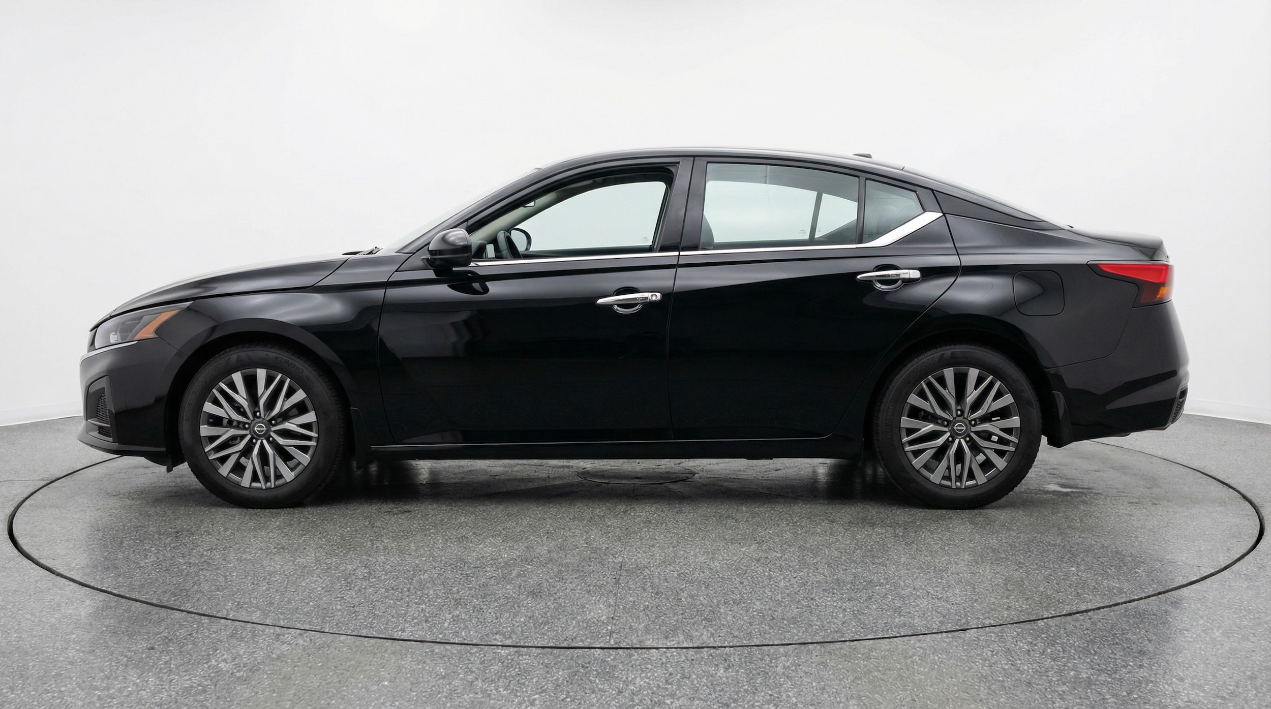 Thumbnail: 2025 Nissan Altima - 4