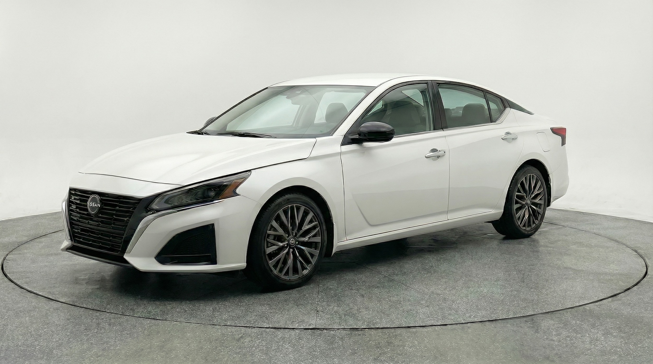 Thumbnail: 2025 Nissan Altima - 3