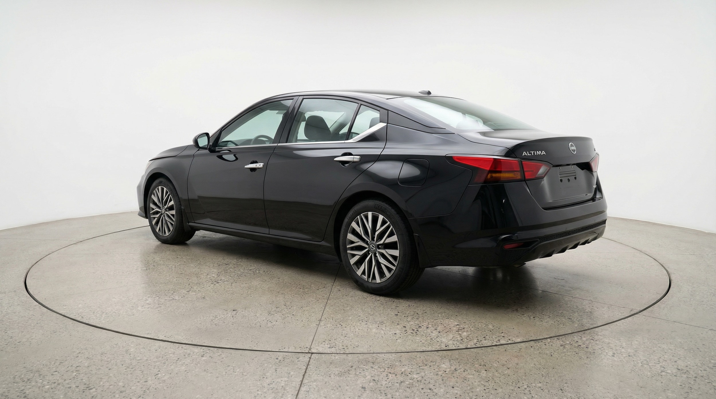 Thumbnail: 2025 Nissan Altima - 5