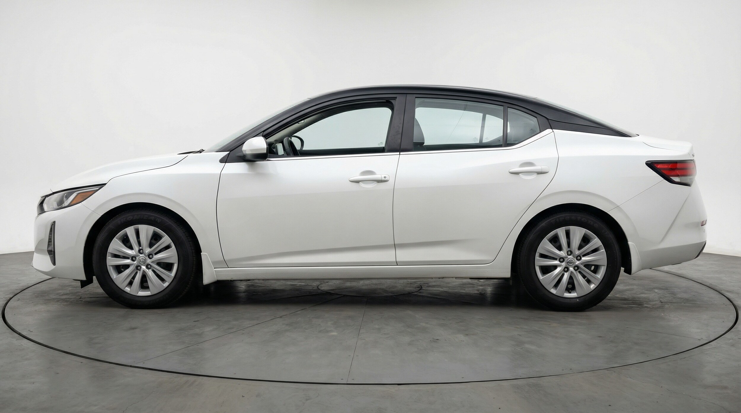 Thumbnail: 2025 Nissan Sentra - 4