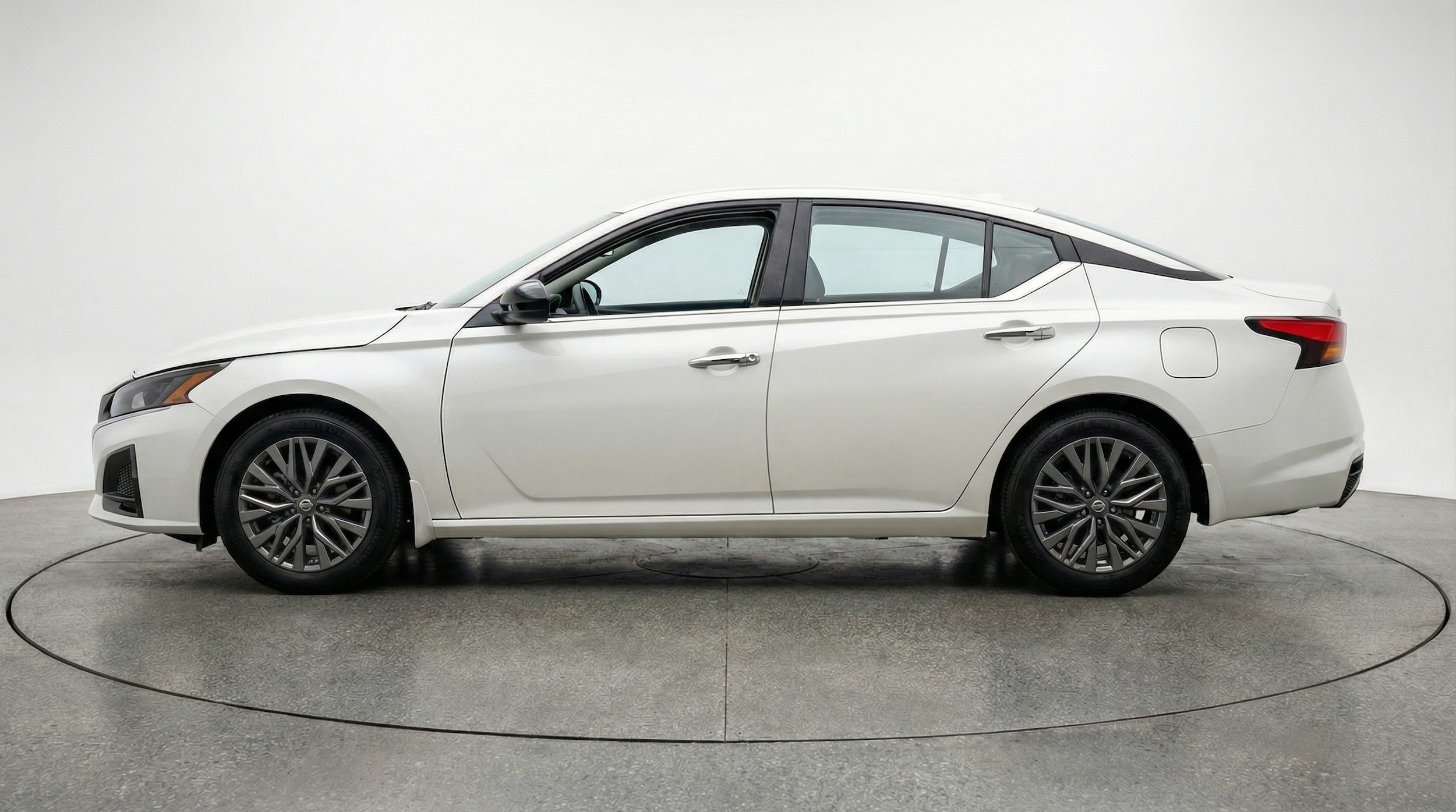 Thumbnail: 2025 Nissan Altima - 4