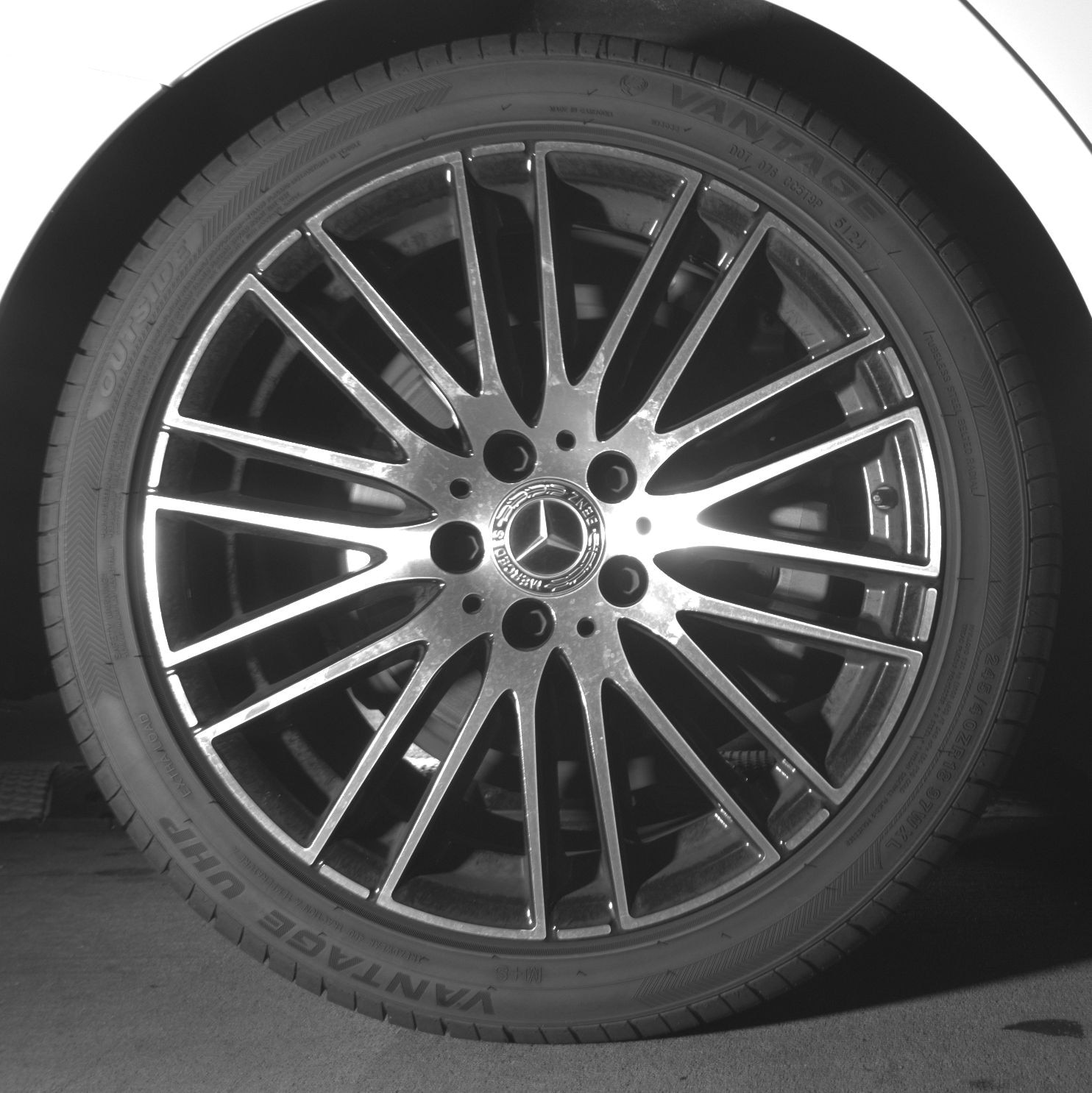 Thumbnail: 2024 Mercedes-Benz C-Class - 12