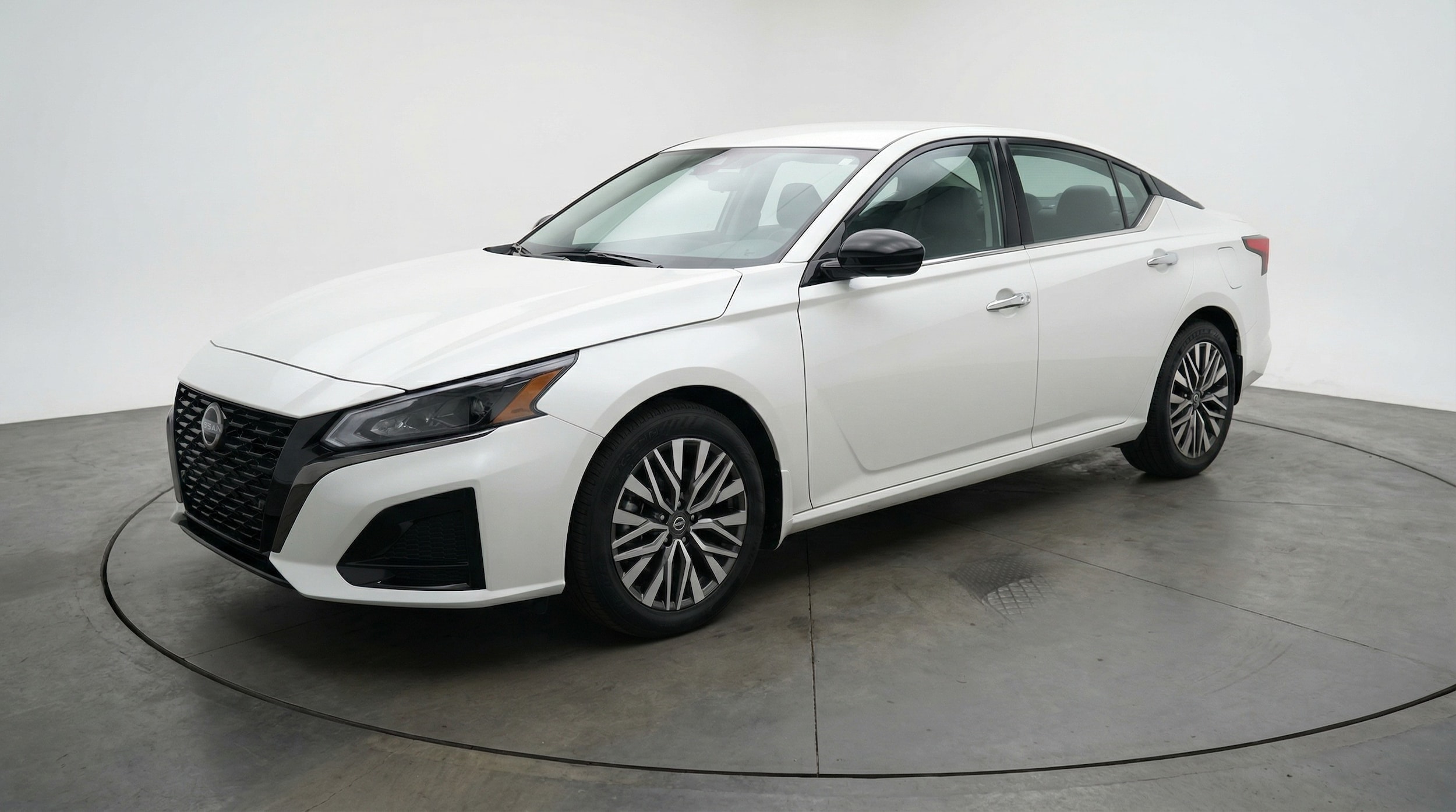 Thumbnail: 2025 Nissan Altima - 3