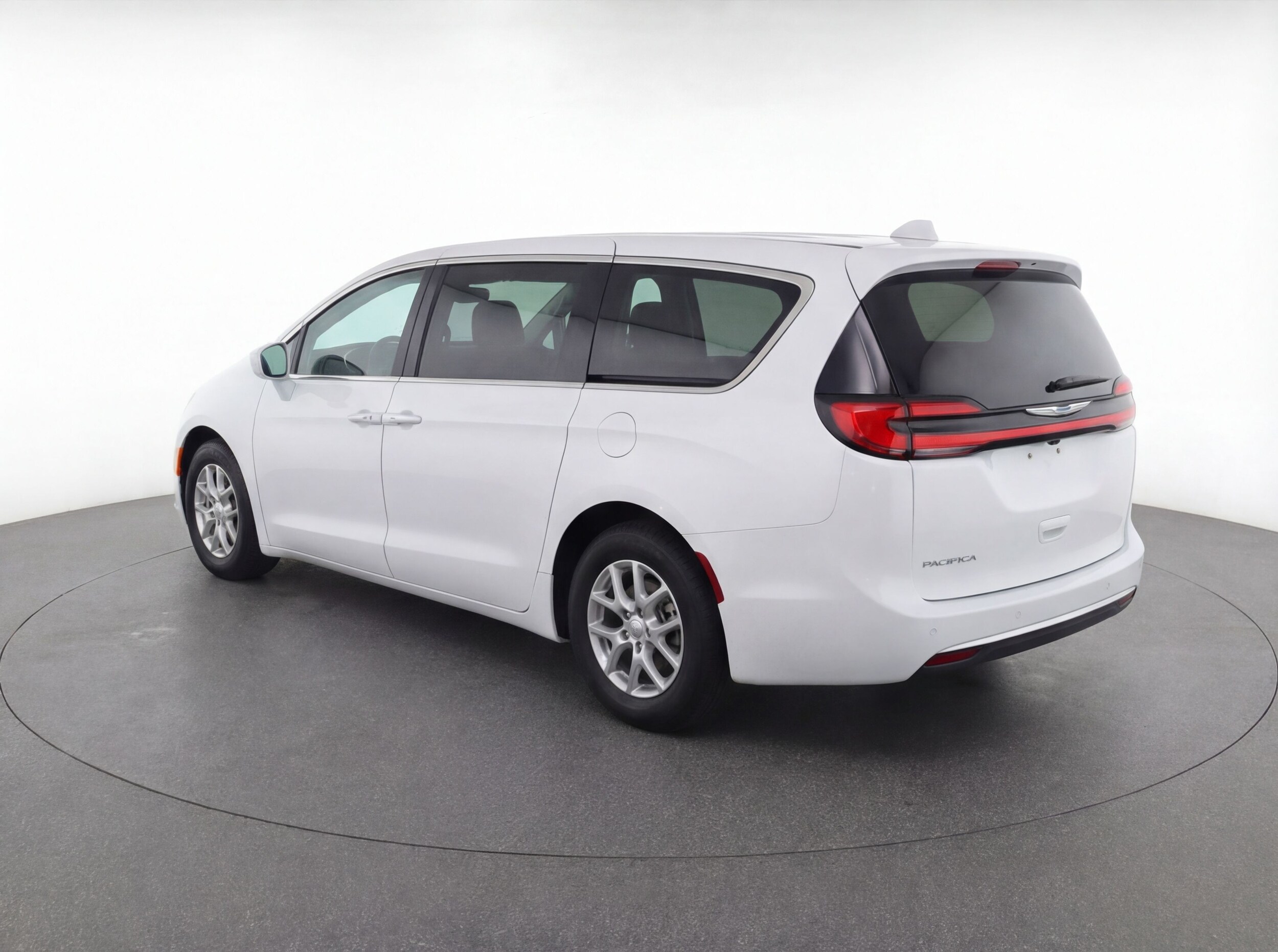 Thumbnail: 2024 Chrysler Pacifica - 5