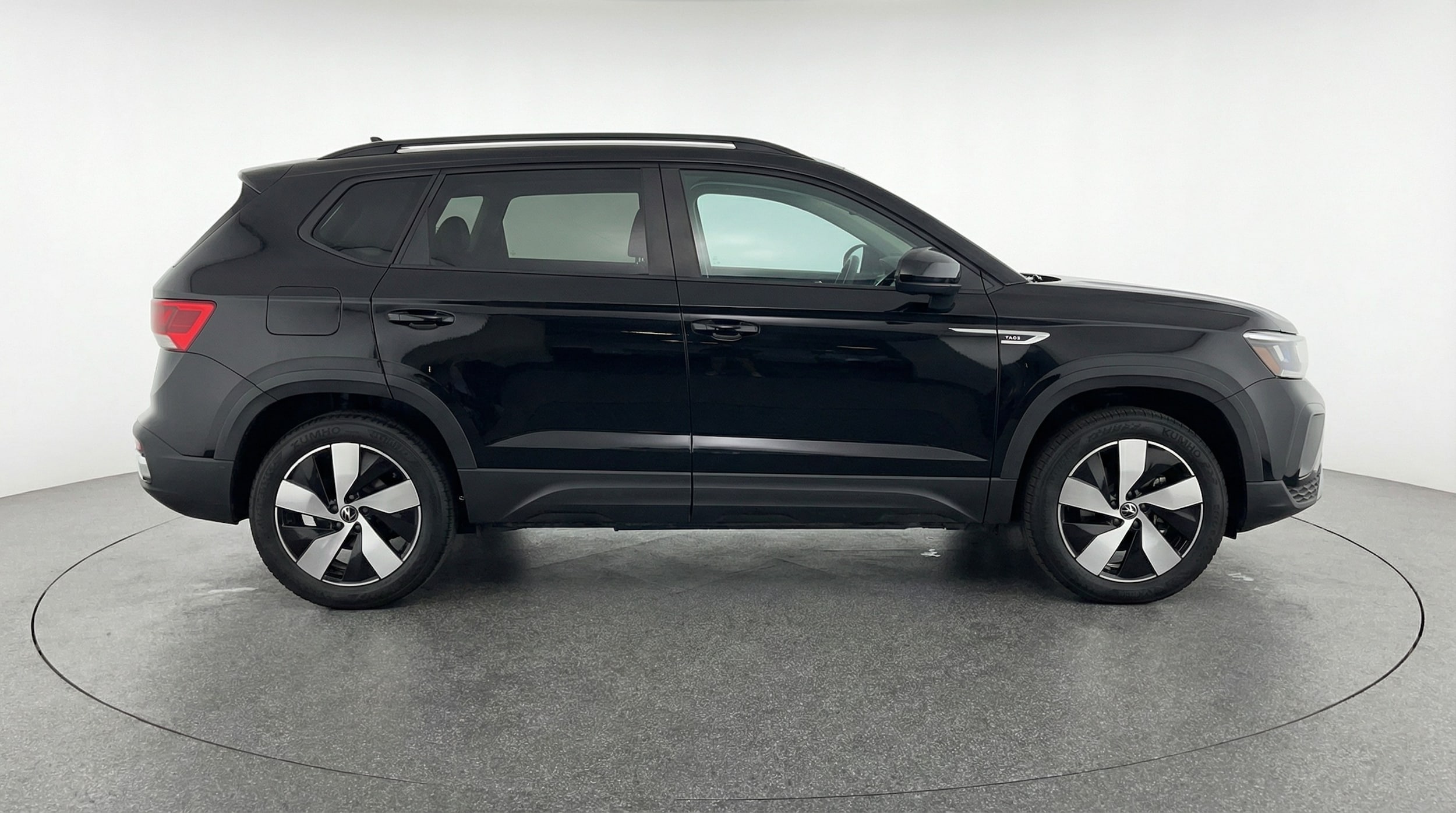 Thumbnail: 2025 Volkswagen Taos - 8