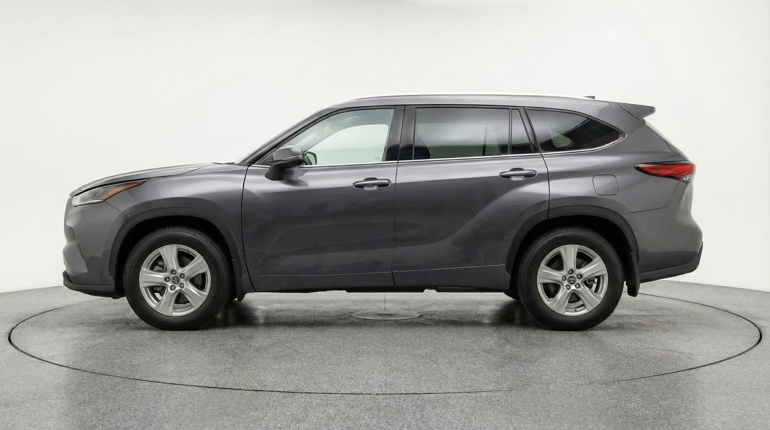 Thumbnail: 2025 Toyota Highlander - 4