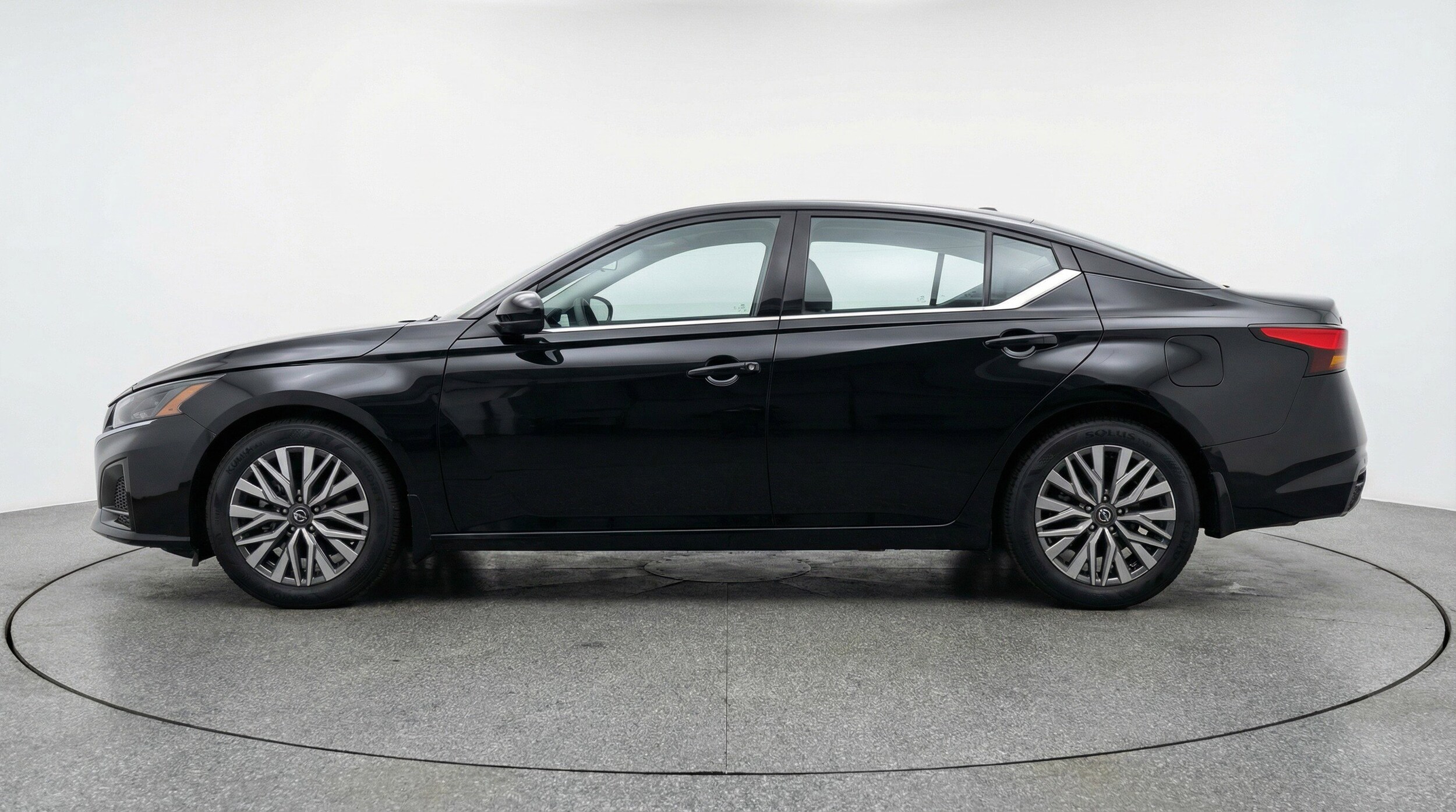 Thumbnail: 2025 Nissan Altima - 5
