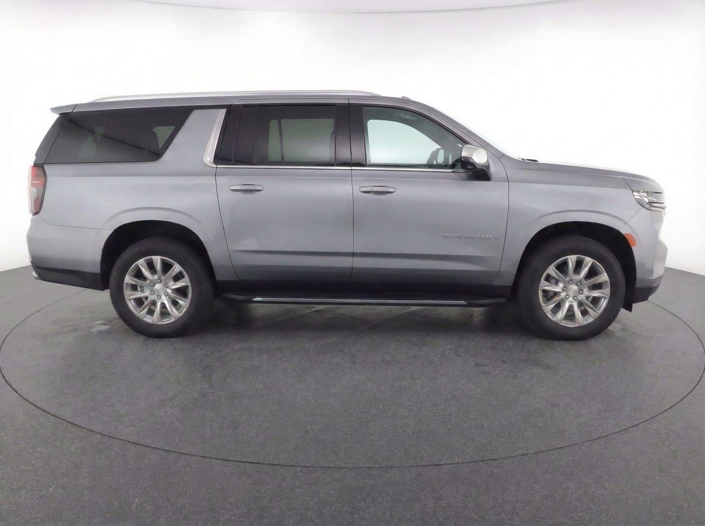 Thumbnail: 2023 Chevrolet Suburban - 8