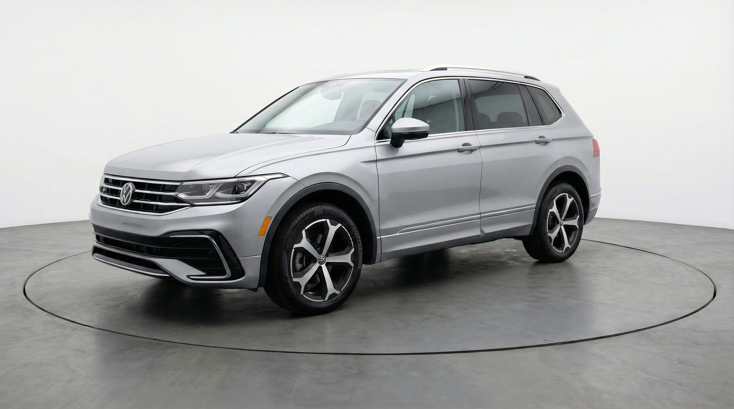 Thumbnail: 2026 Volkswagen Tiguan - 3