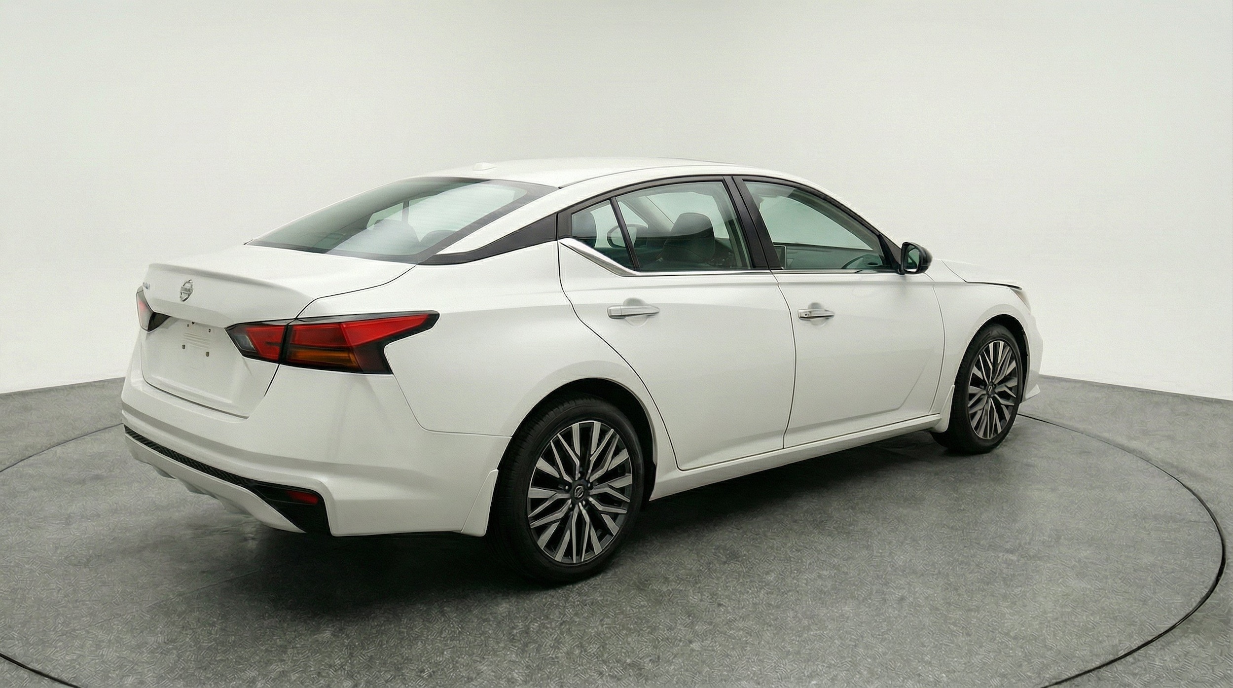 Thumbnail: 2025 Nissan Altima - 9