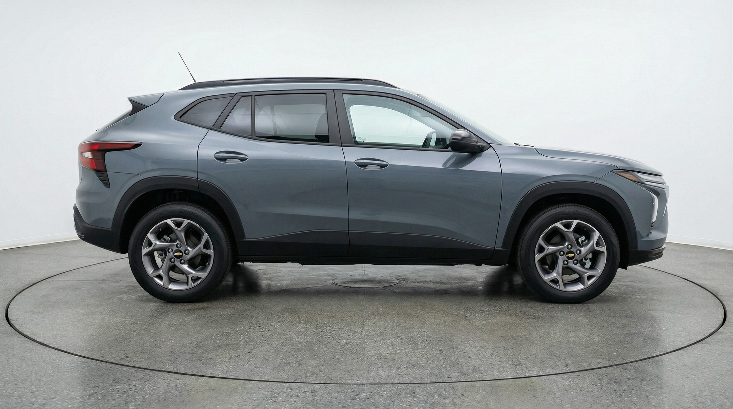 Thumbnail: 2025 Chevrolet Trax - 8