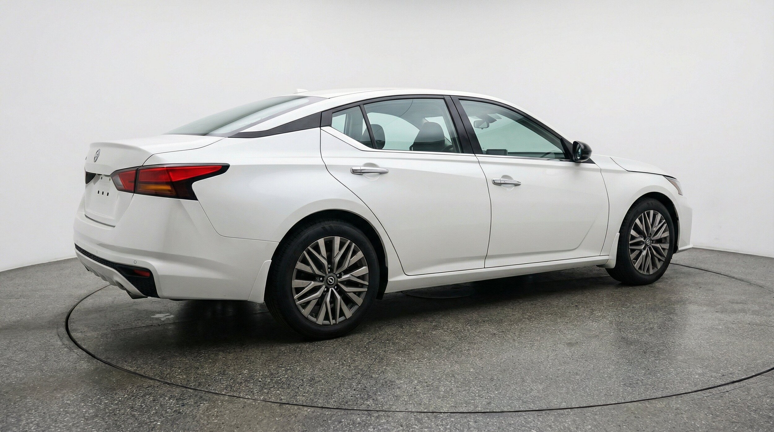 Thumbnail: 2025 Nissan Altima - 9