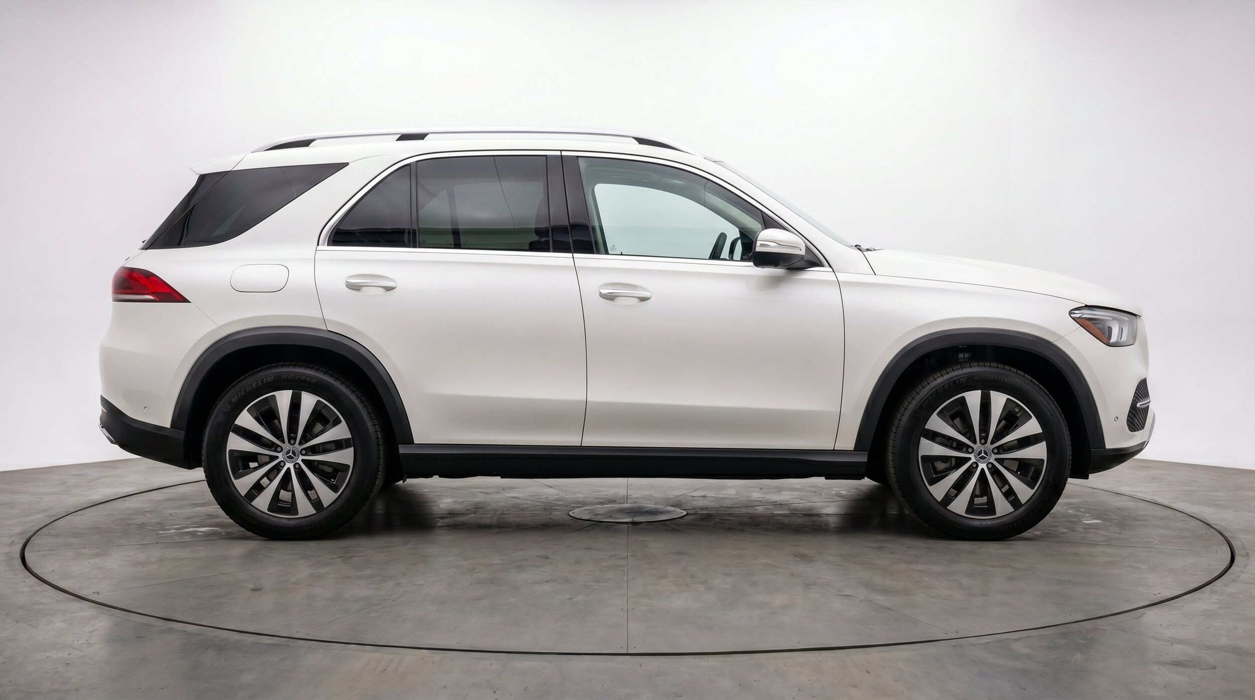 Thumbnail: 2026 Mercedes-Benz GLE - 10