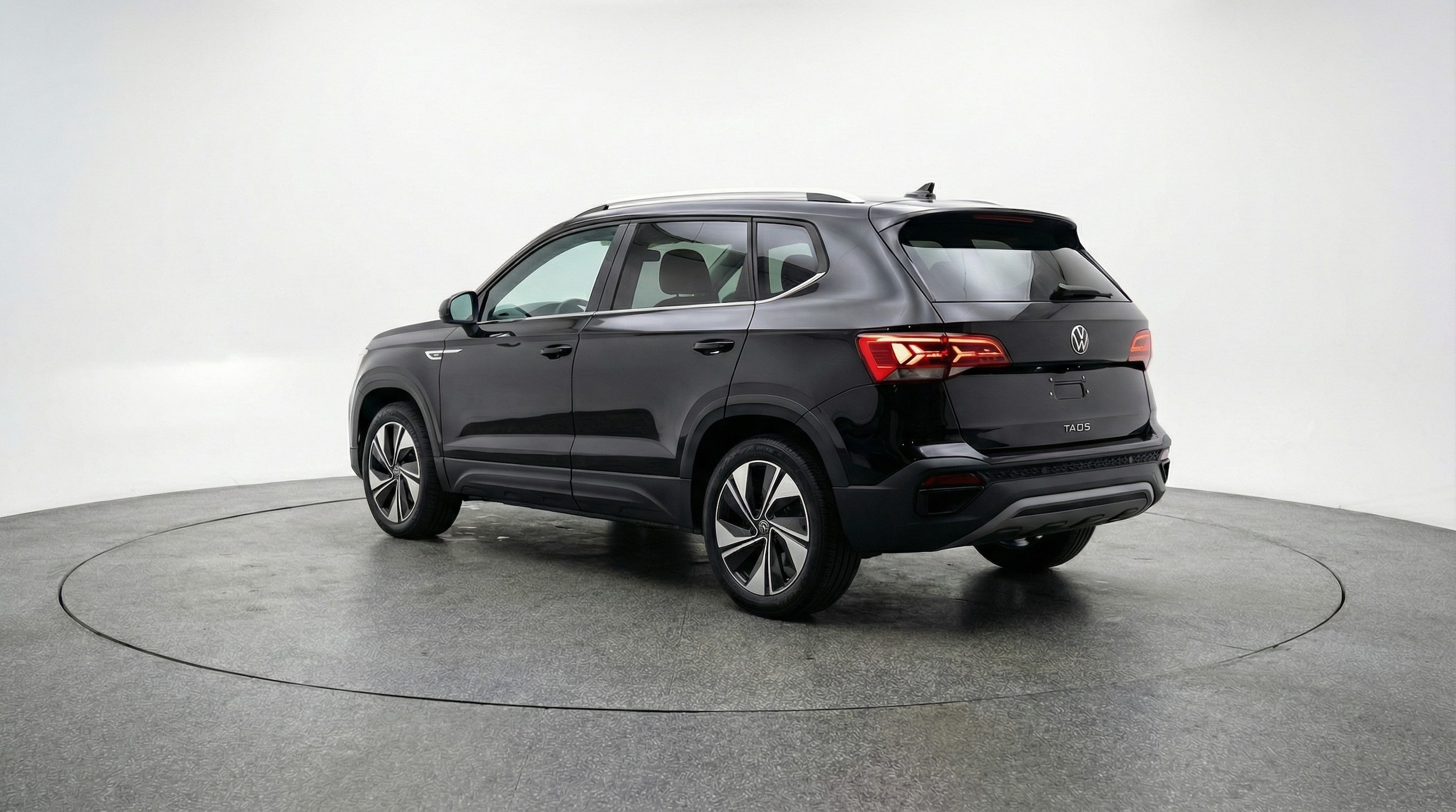 Thumbnail: 2025 Volkswagen Taos - 5