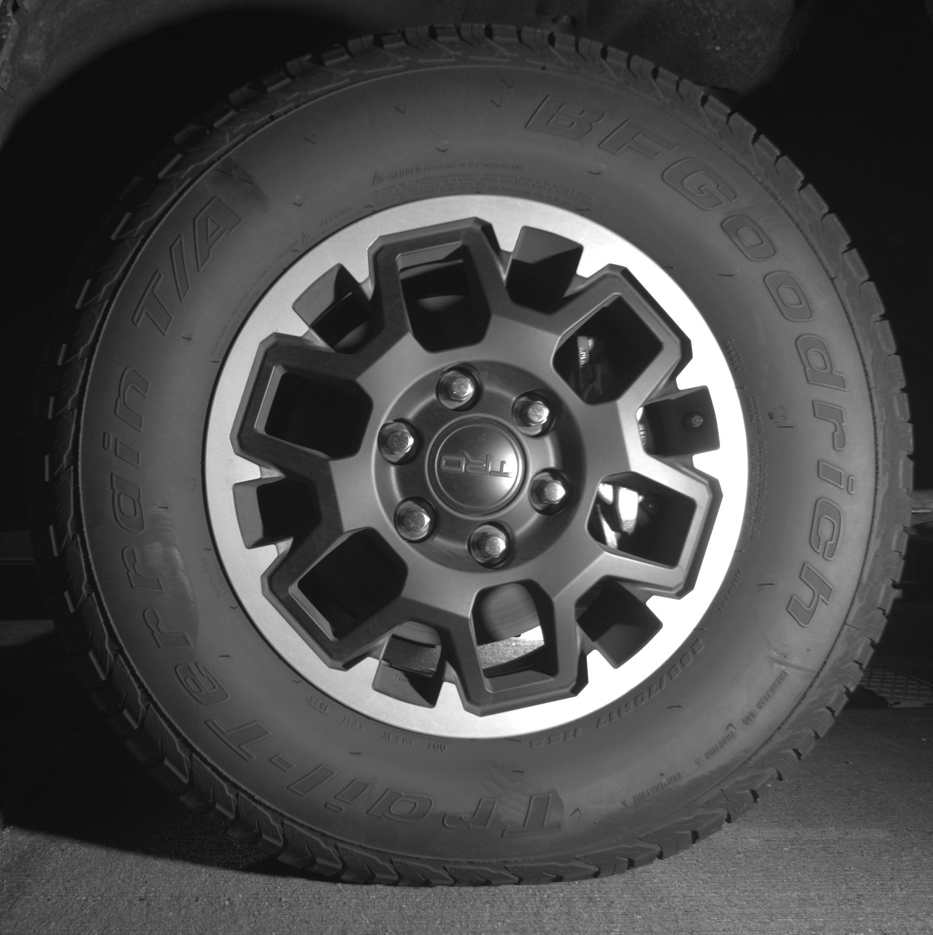 Thumbnail: 2025 Toyota Tacoma - 9