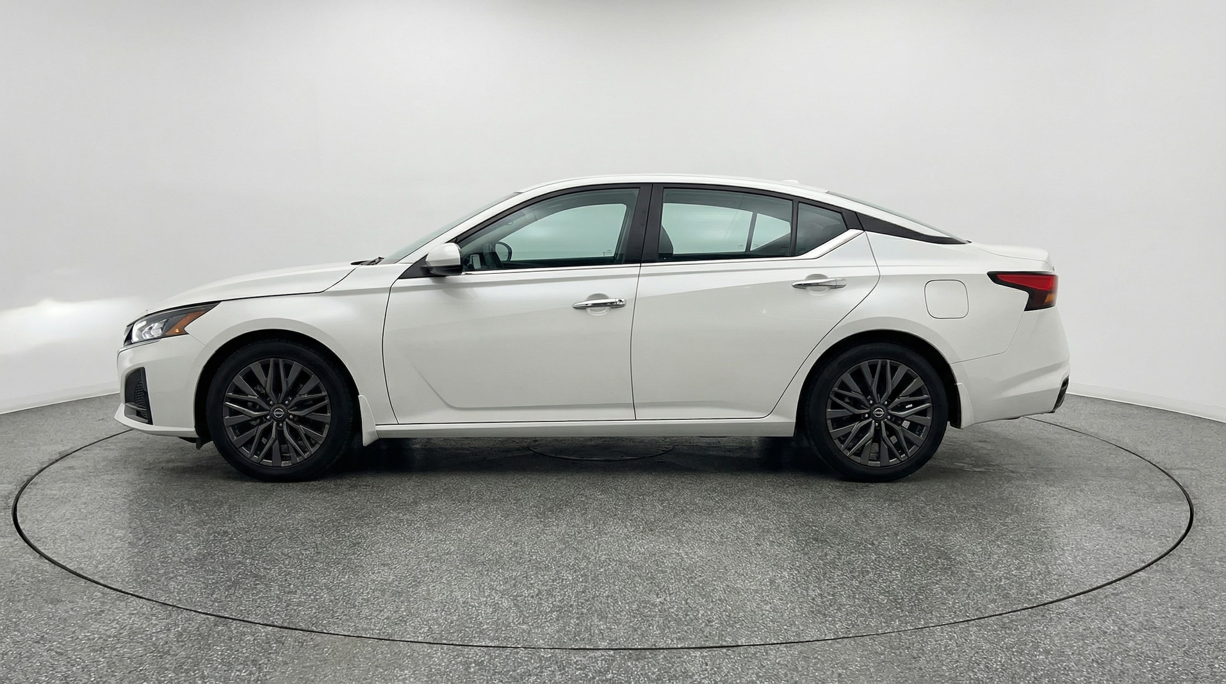 Thumbnail: 2025 Nissan Altima - 4