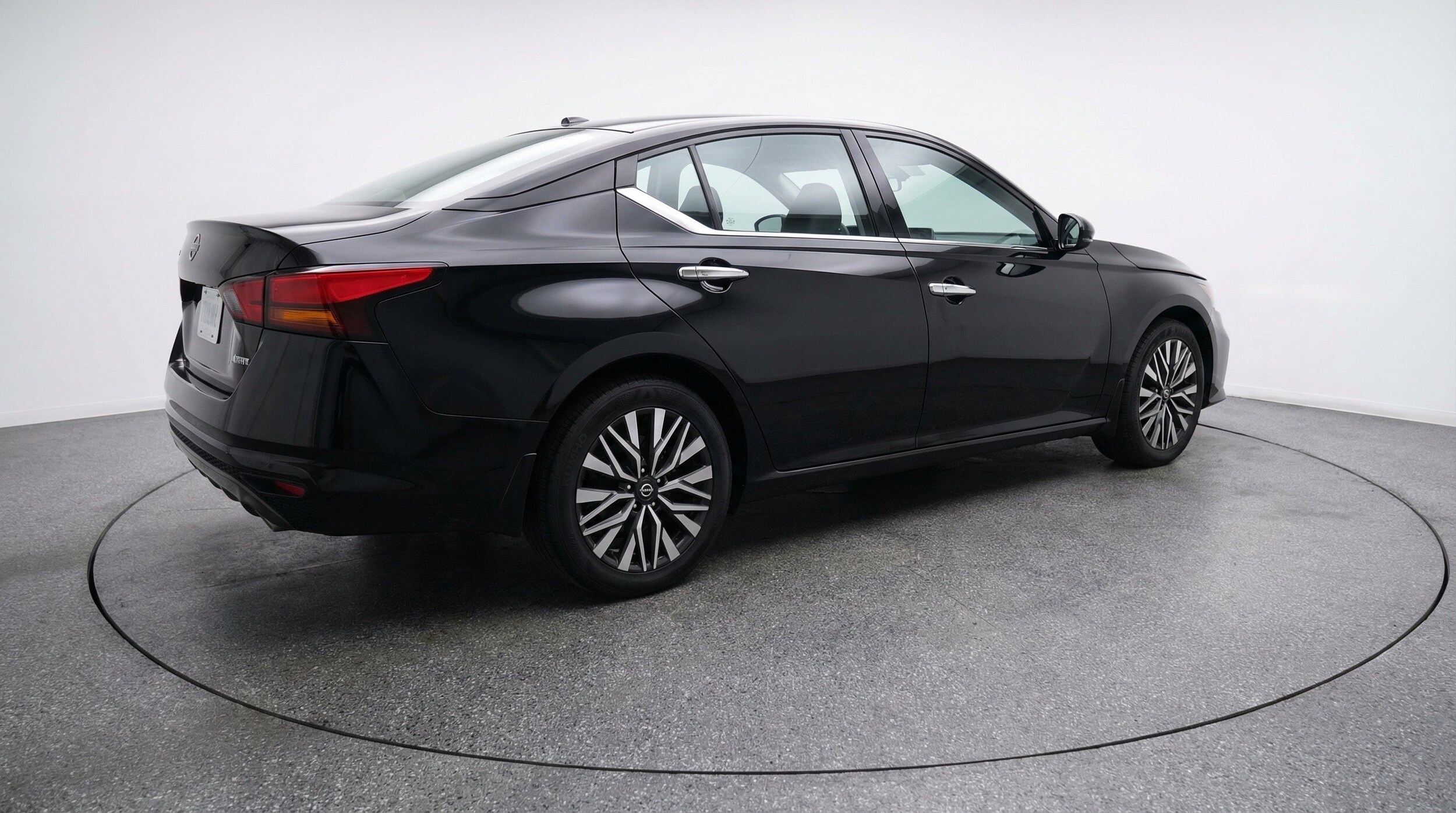 Thumbnail: 2025 Nissan Altima - 9