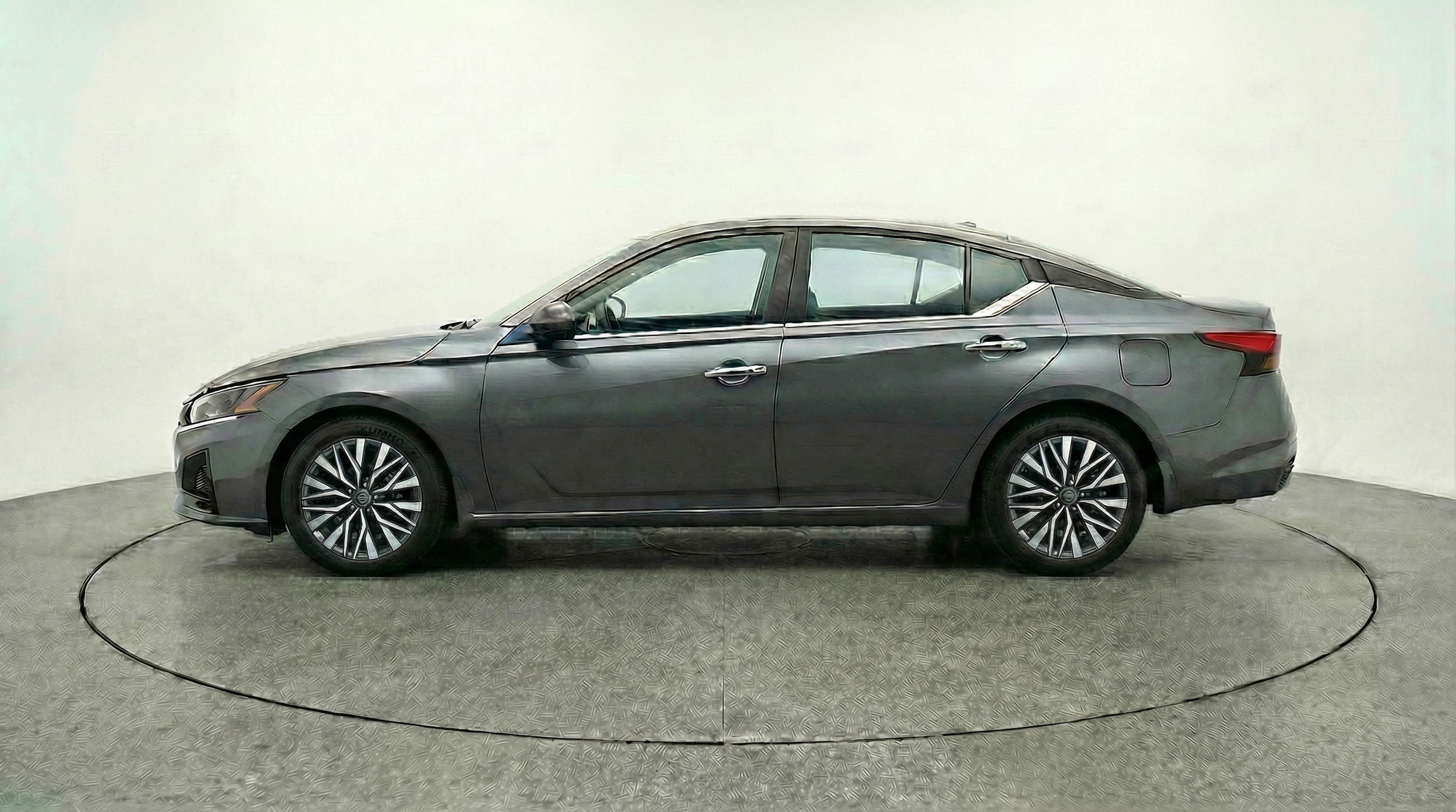 Thumbnail: 2025 Nissan Altima - 4