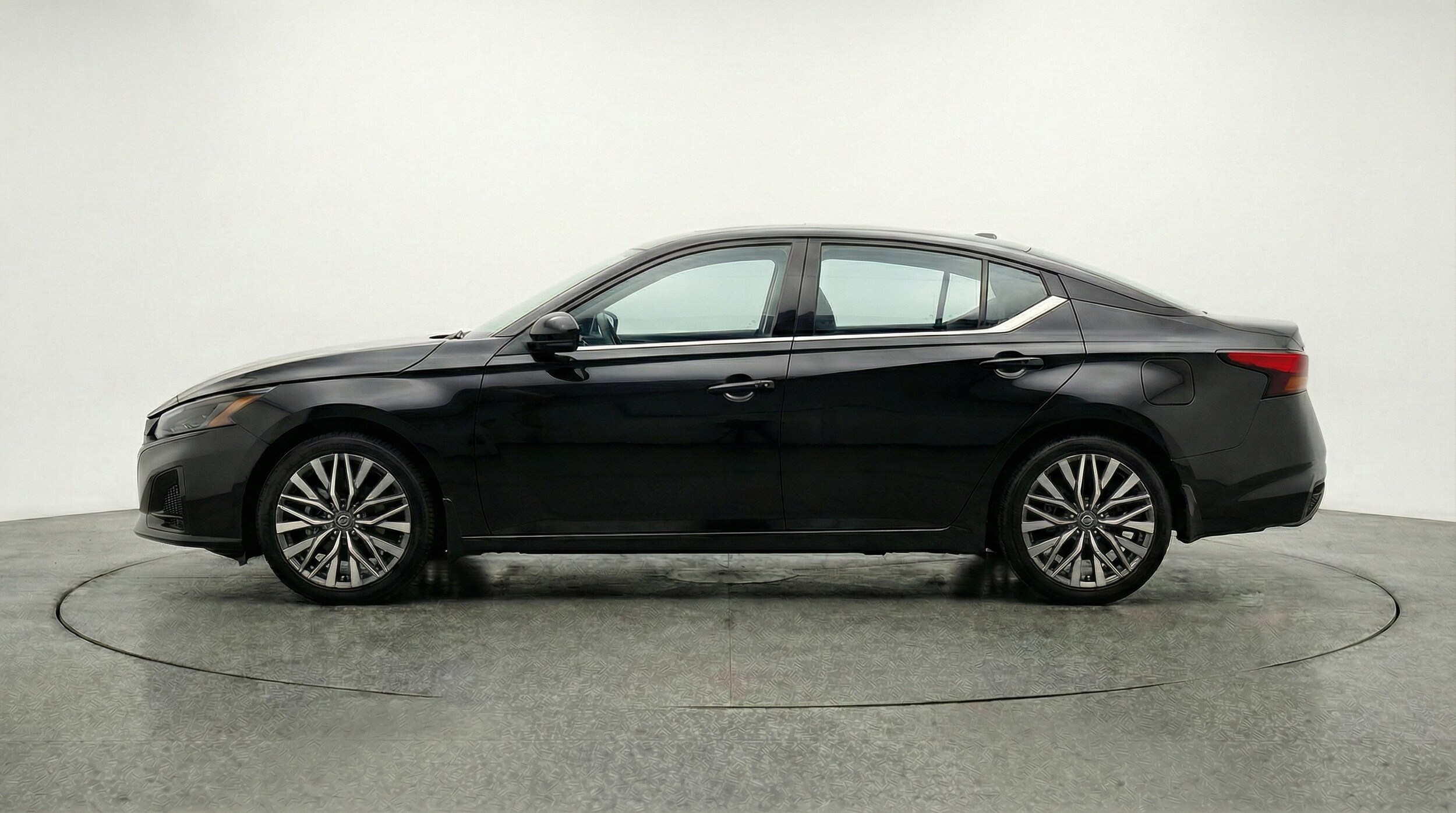 Thumbnail: 2025 Nissan Altima - 4