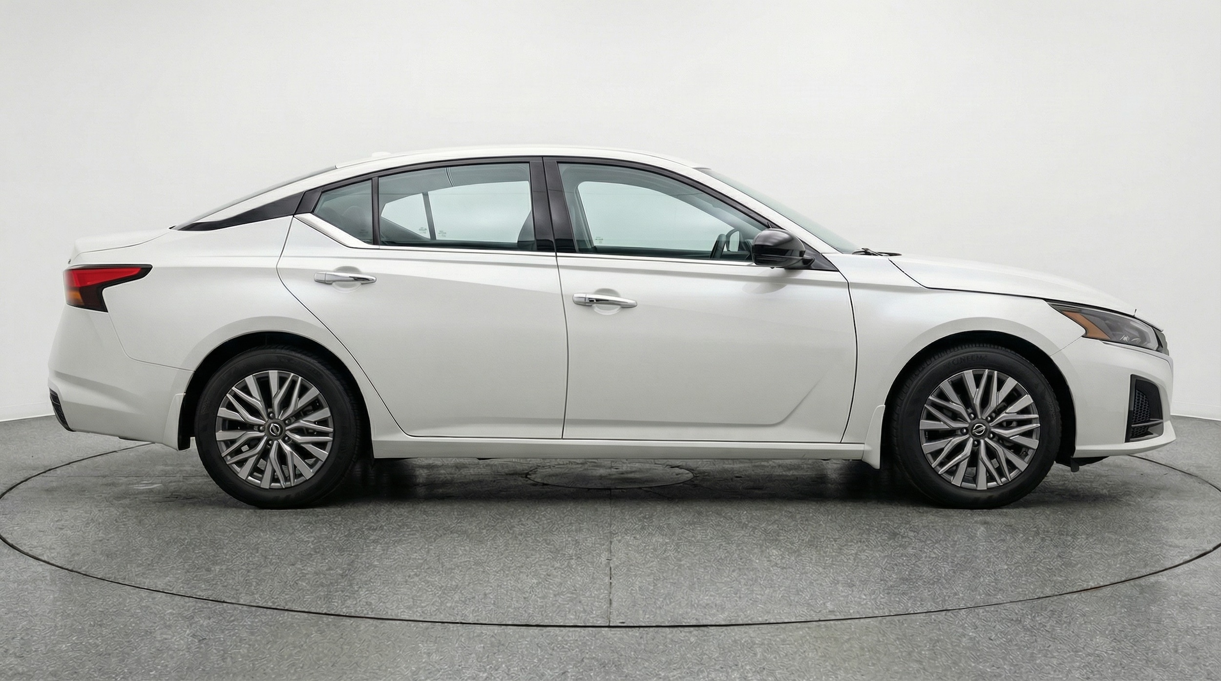 Thumbnail: 2025 Nissan Altima - 8