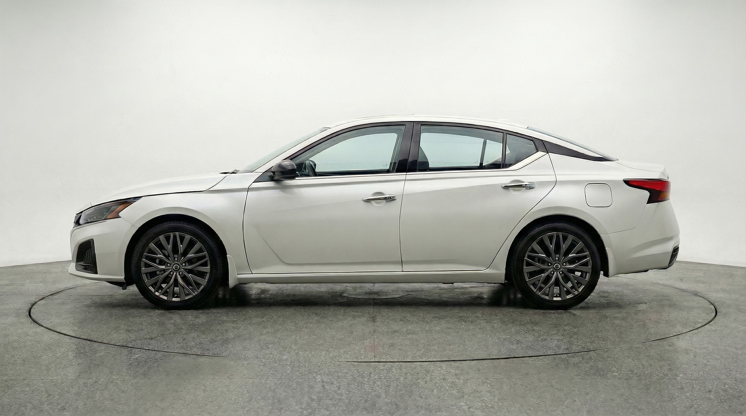 Thumbnail: 2025 Nissan Altima - 4