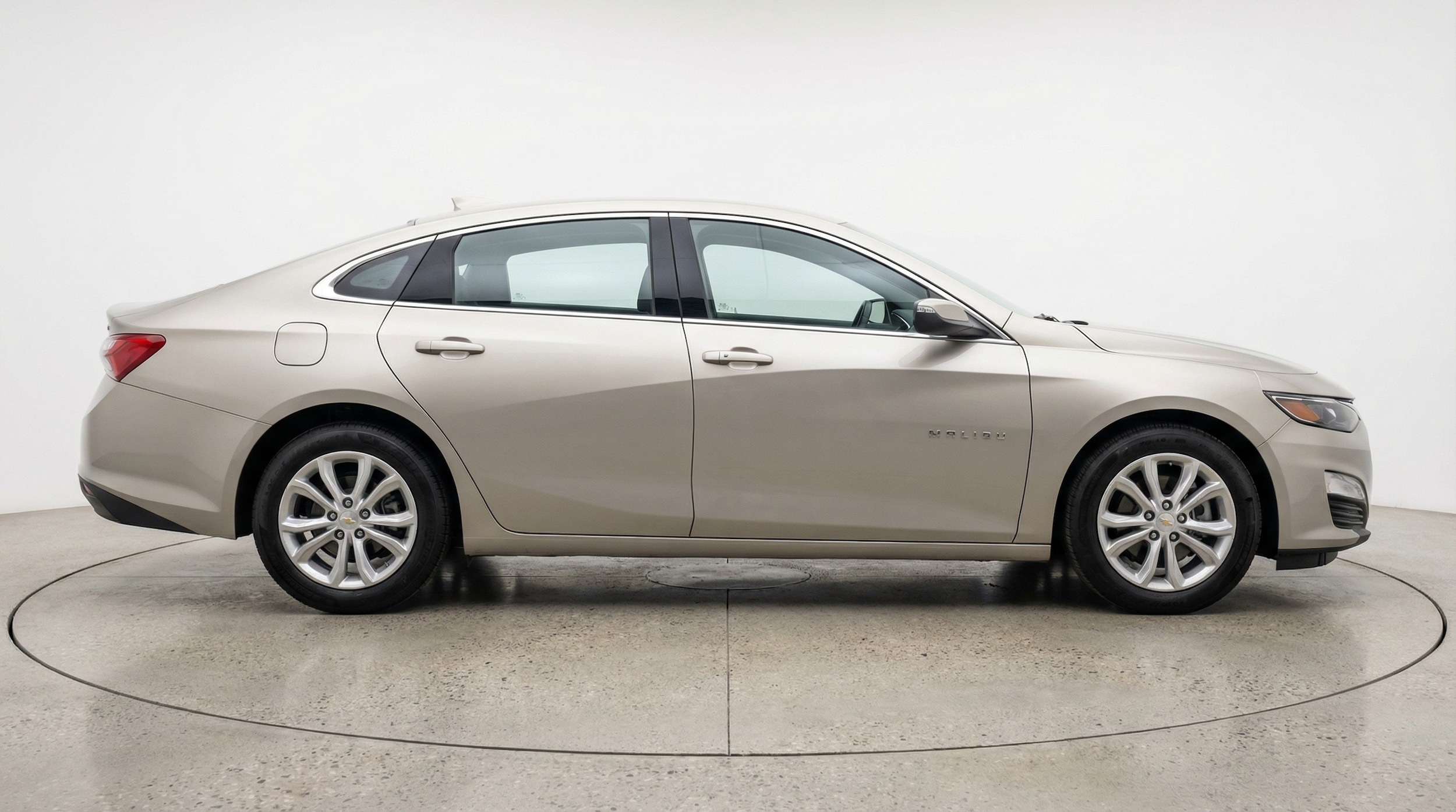 Thumbnail: 2023 Chevrolet Malibu - 8