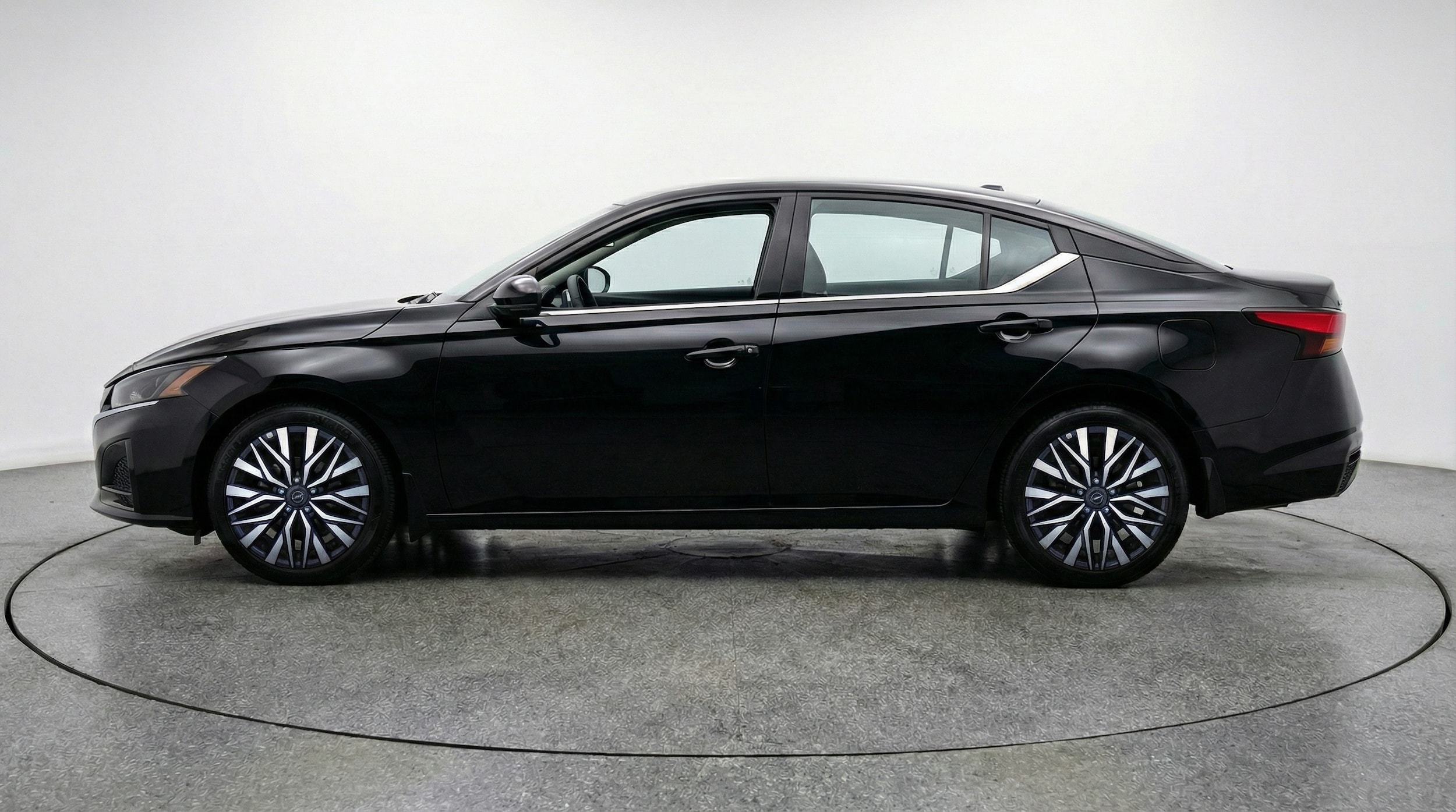 Thumbnail: 2025 Nissan Altima - 4