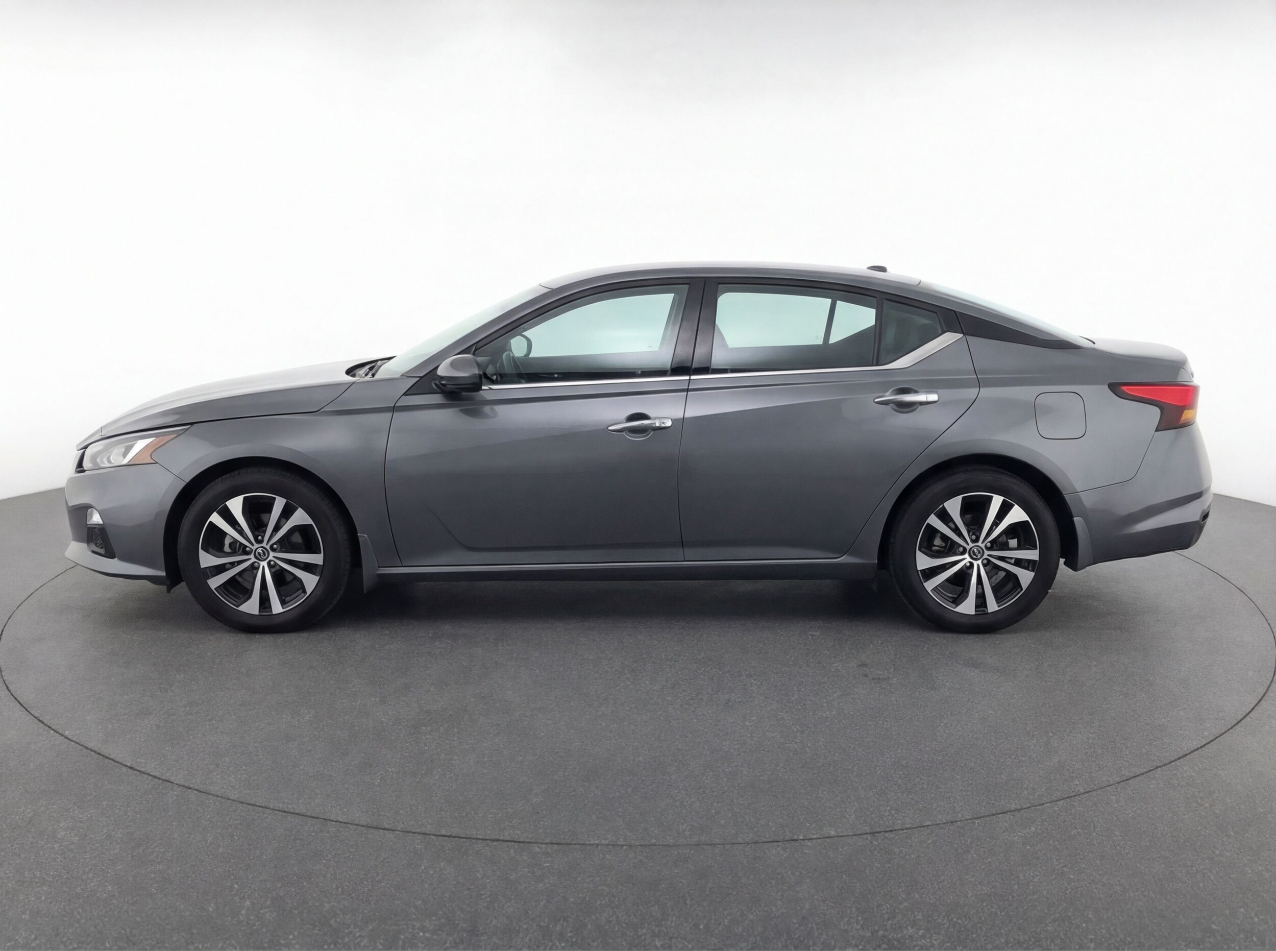 Thumbnail: 2023 Nissan Sentra - 4