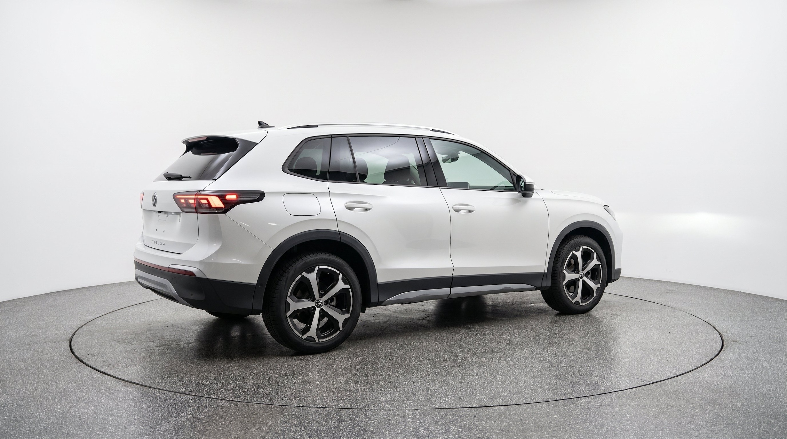 Thumbnail: 2026 Volkswagen Tiguan - 9