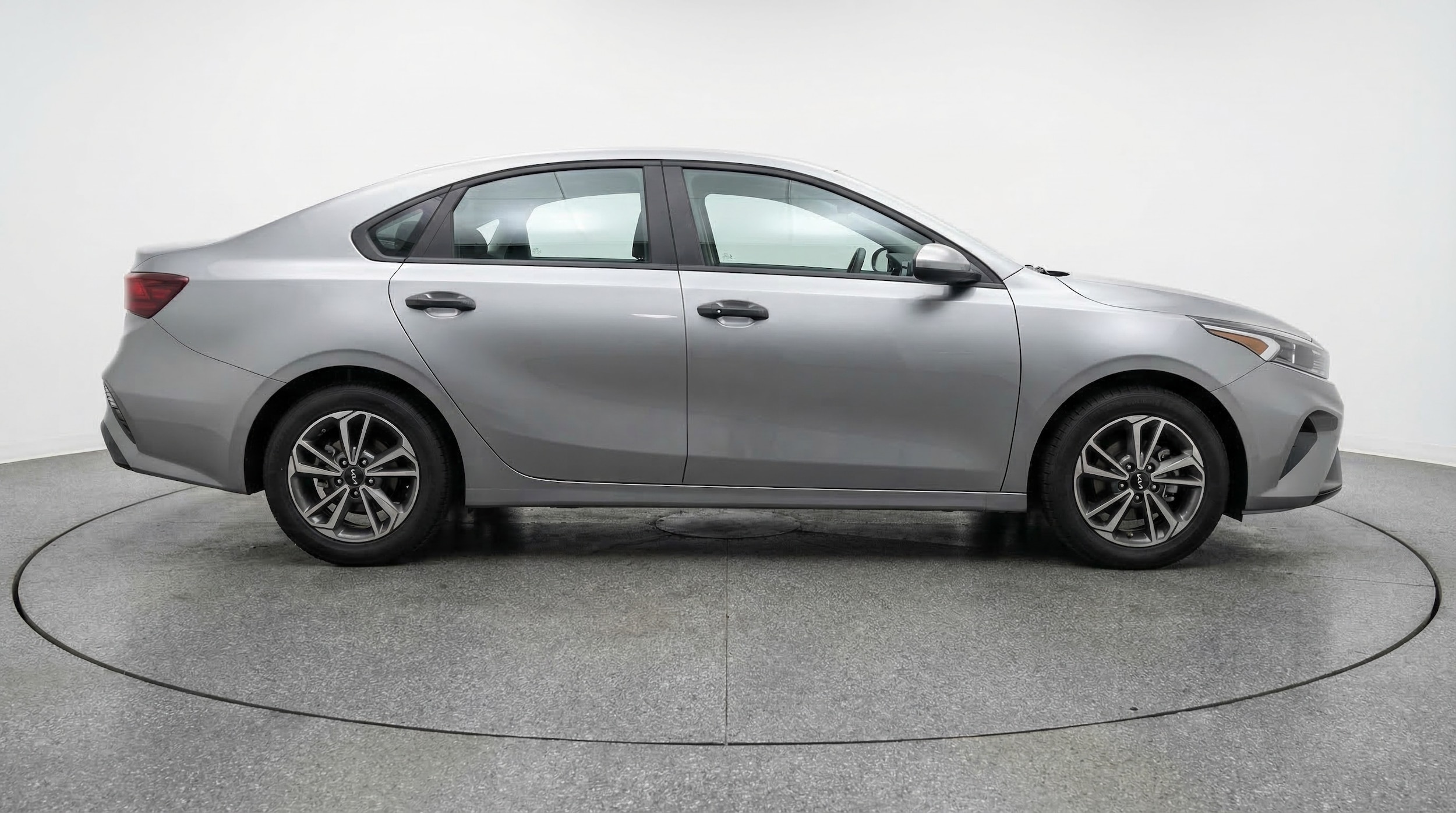 Thumbnail: 2024 Kia Forte - 8