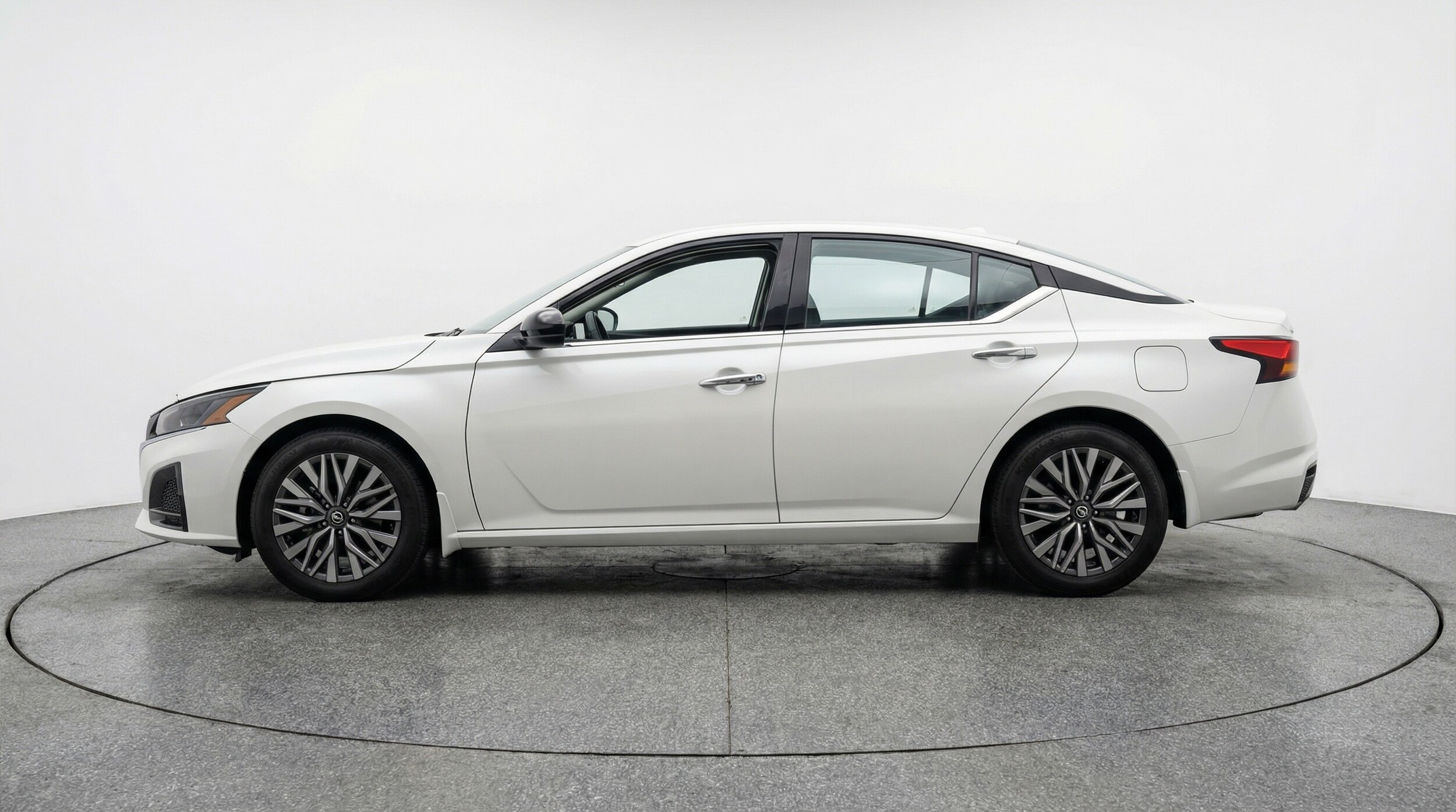 Thumbnail: 2025 Nissan Altima - 4