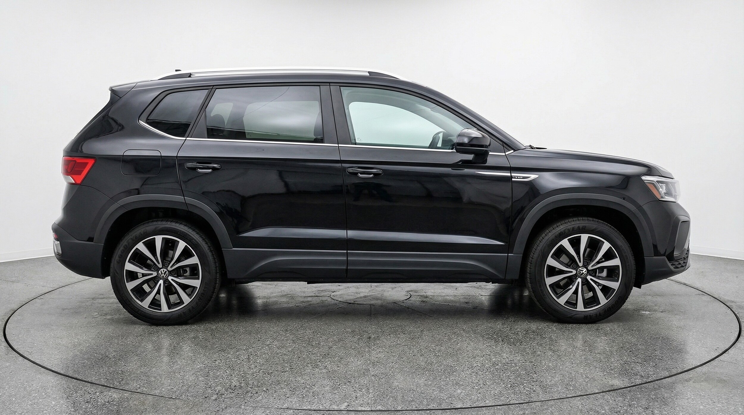 Thumbnail: 2025 Volkswagen Taos - 8