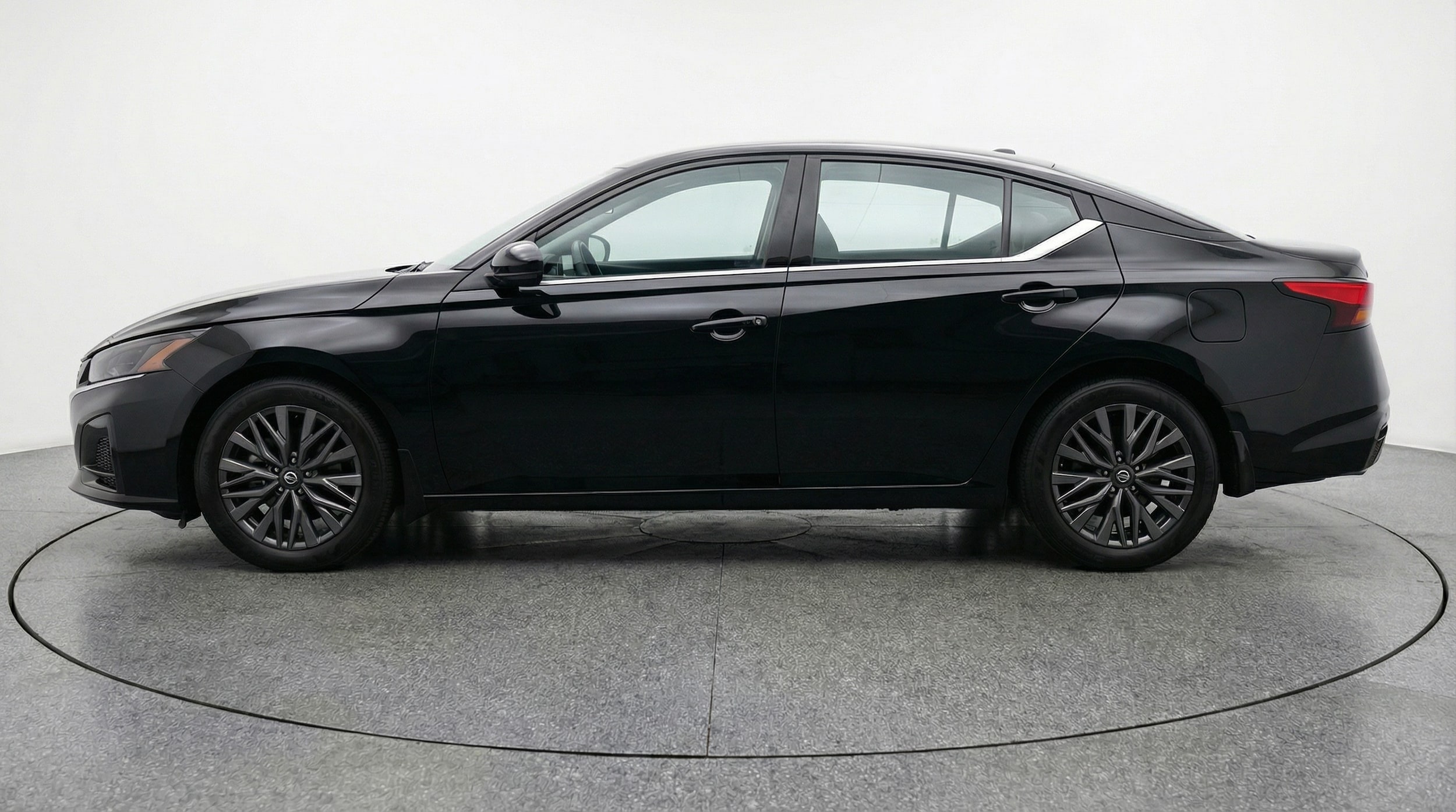 Thumbnail: 2025 Nissan Altima - 4