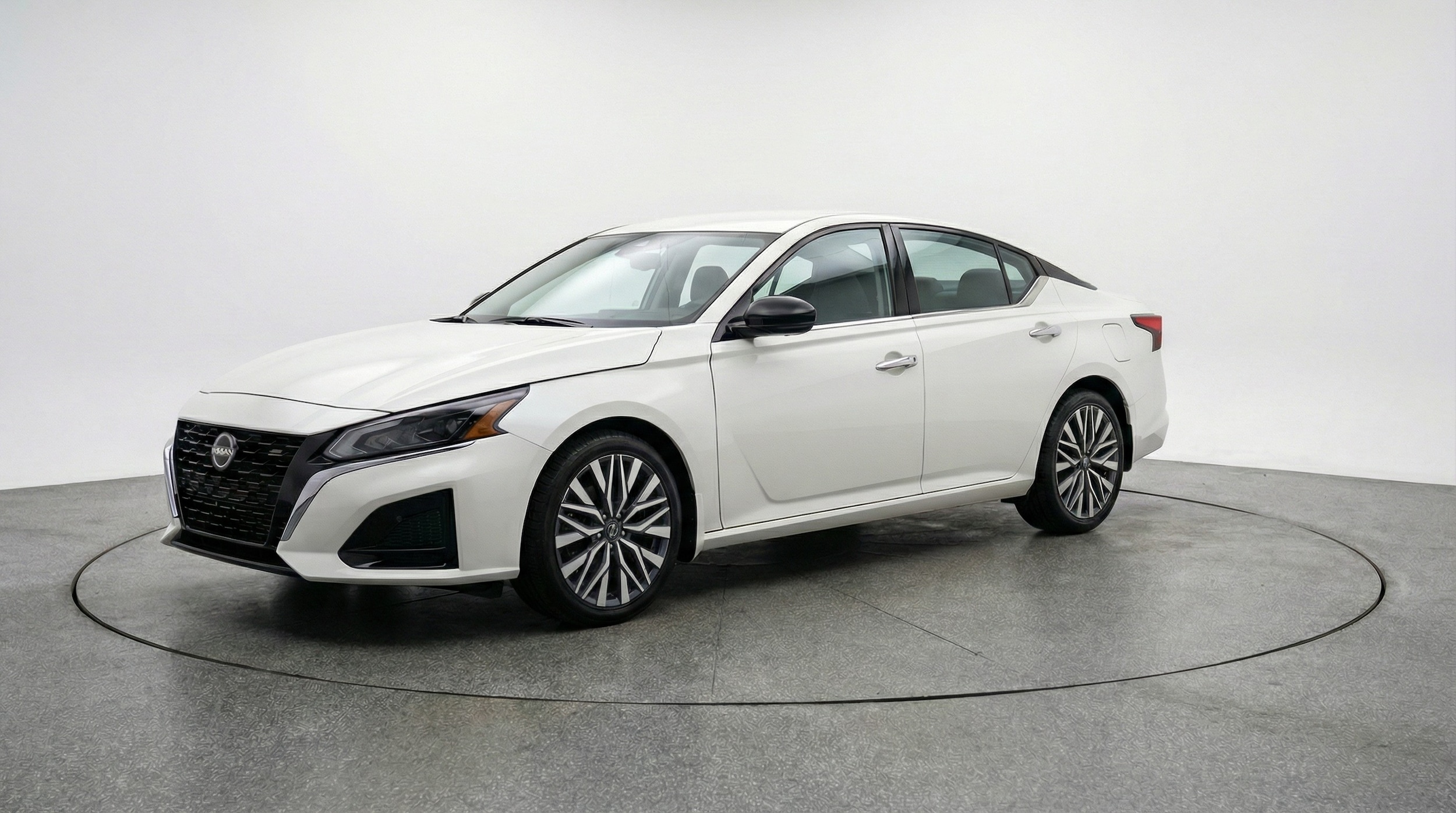 Thumbnail: 2025 Nissan Altima - 3