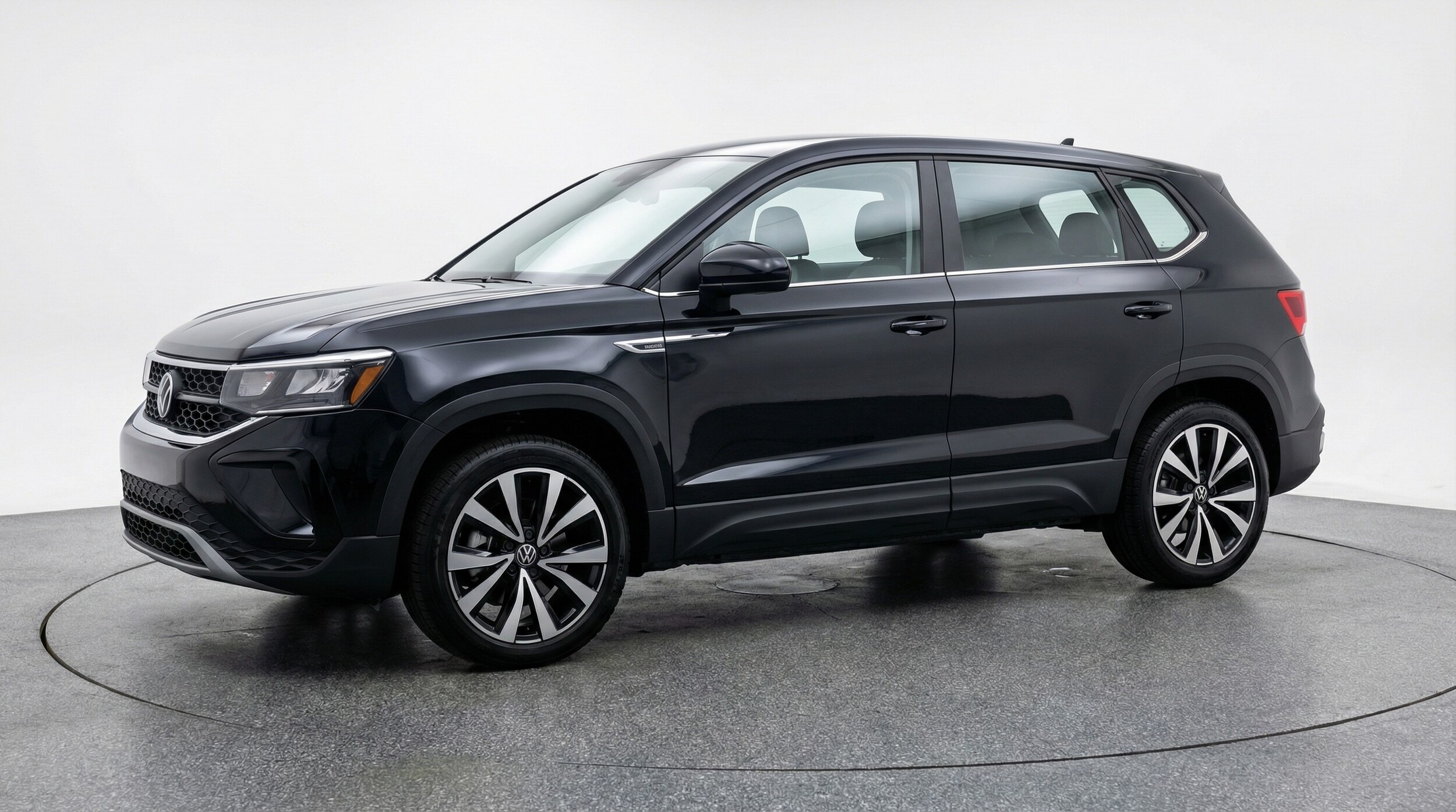 Thumbnail: 2025 Volkswagen Taos - 3