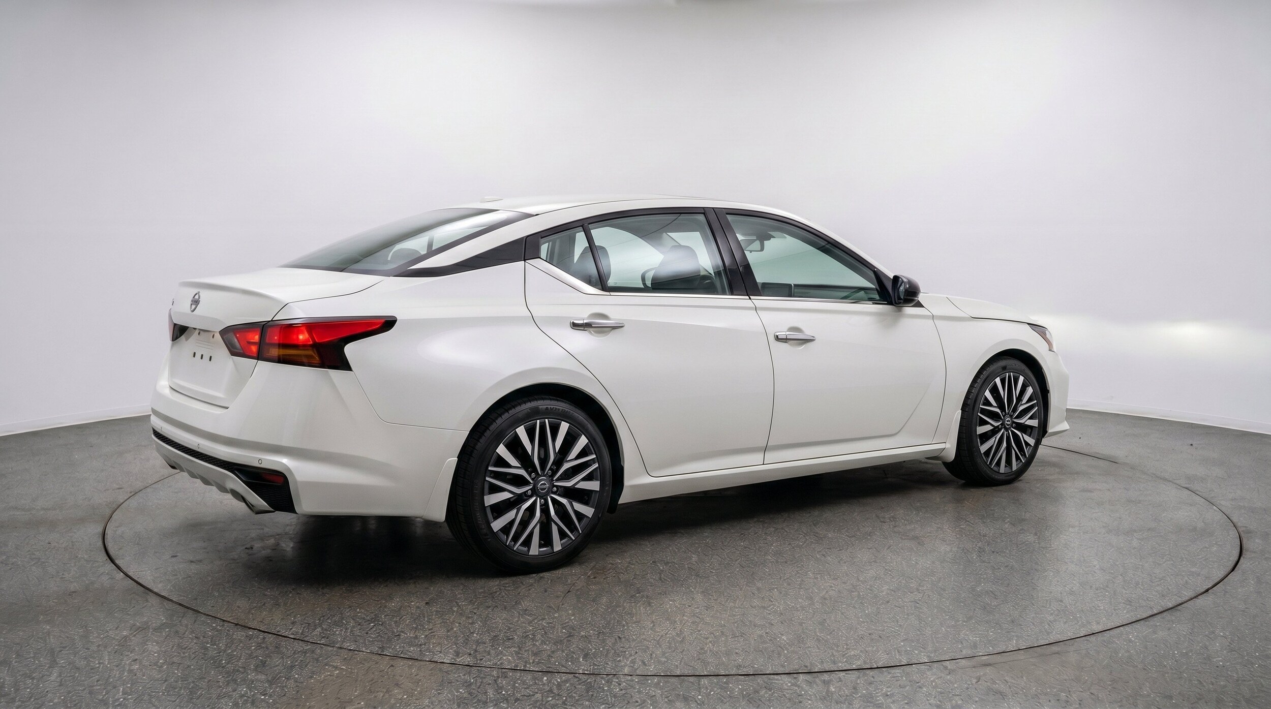 Thumbnail: 2025 Nissan Altima - 9