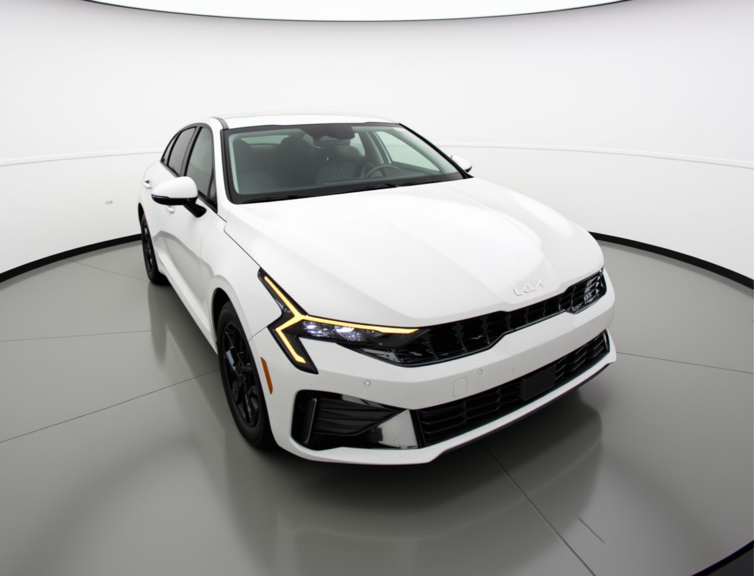 Thumbnail: 2025 Kia K5 - 1